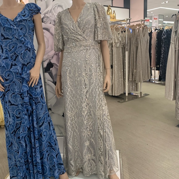 GOWNS FORMAL WEAR FOR SALE - Picture 7 of 8